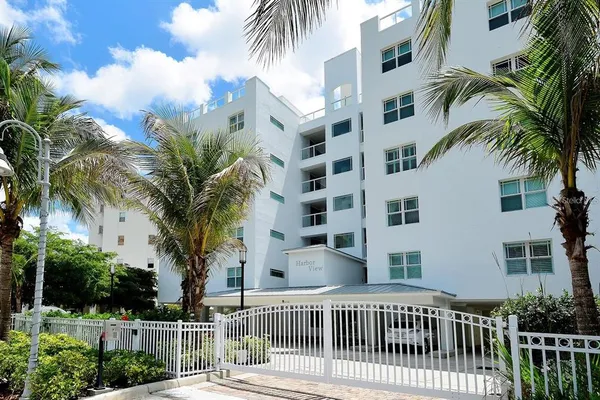 $15,000 | 650 Golden Gate Point, Unit 602, Sarasota, FL 34236