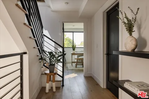 $879,000 | 11310 Victory Boulevard, North Hollywood, CA 91606