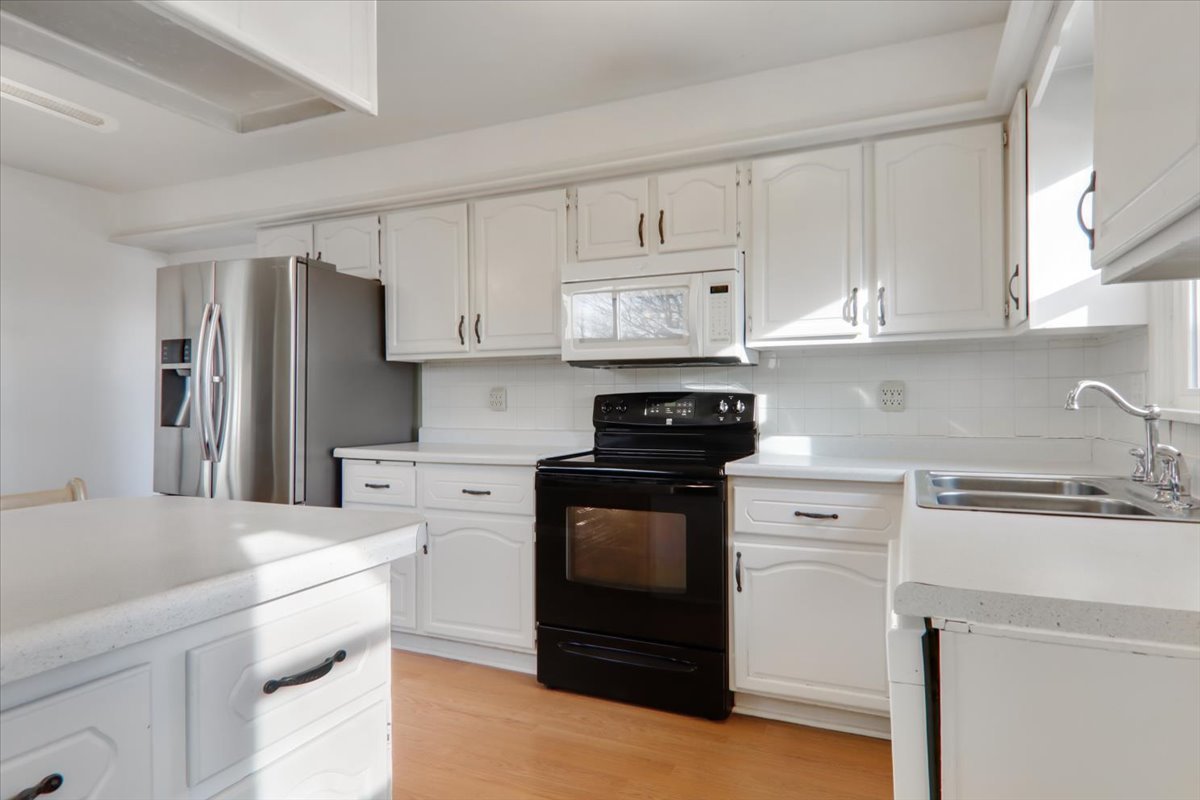 201 South Main Street Le Roy, IL 61752 - Photo 12 of 30