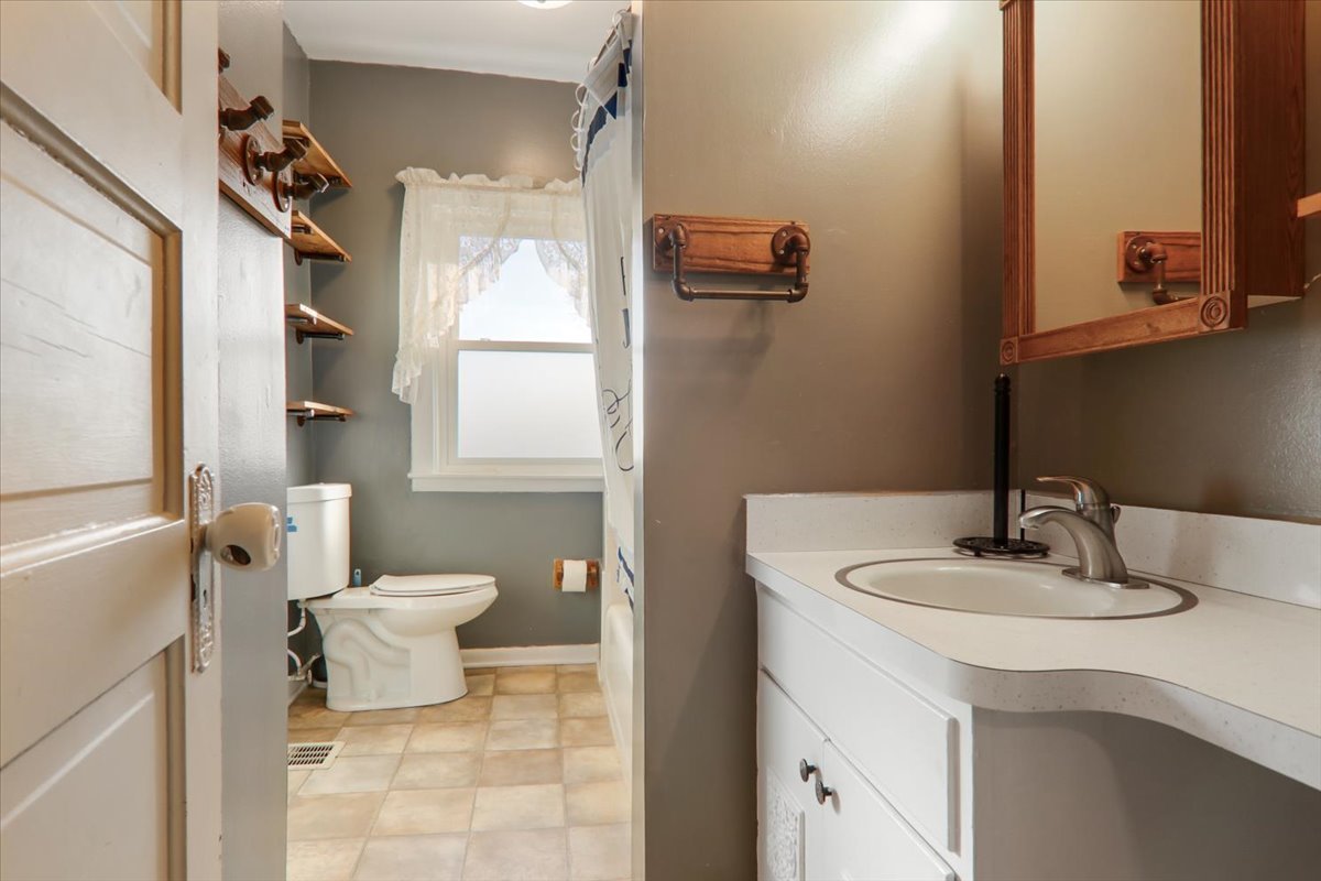 201 South Main Street Le Roy, IL 61752 - Photo 22 of 30