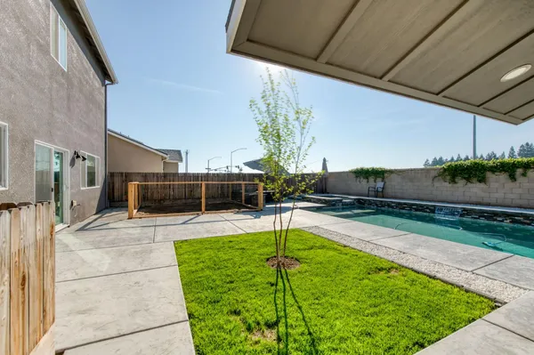 $500,000 | 7063 West Twain Avenue, Fresno, CA 93723