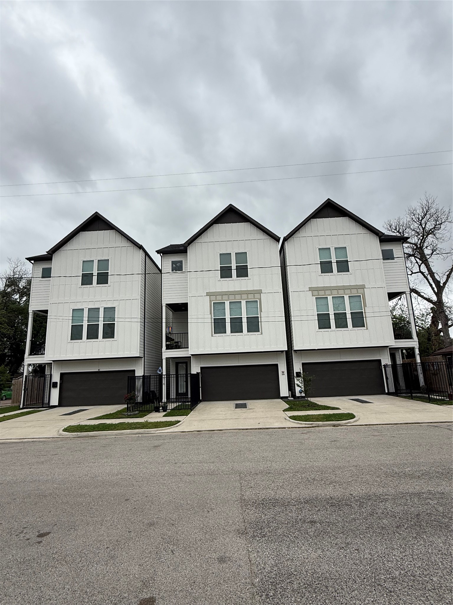 5315 Terry Street Houston, TX 77009 - Photo 10 of 14 Completed new construction around the corner.