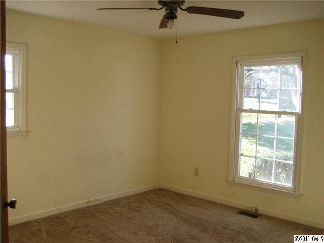 3125 Sunset Road Charlotte, NC 28216 - Photo 12 of 14 Gallery Image 12