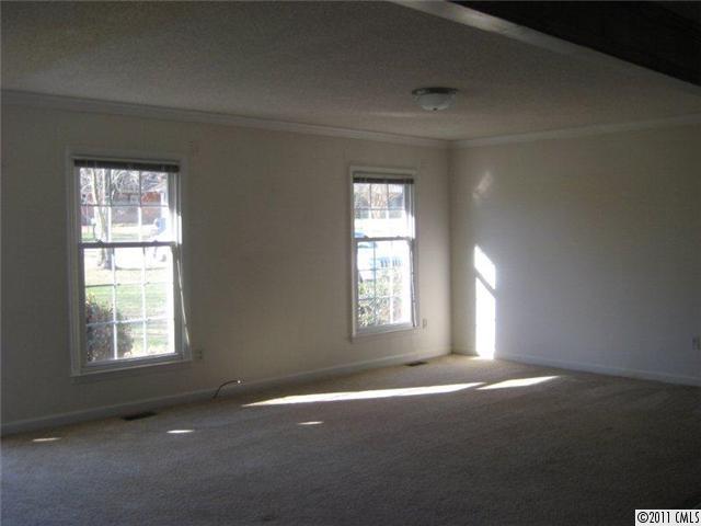 3125 Sunset Road Charlotte, NC 28216 - Photo 6 of 14 Gallery Image 6