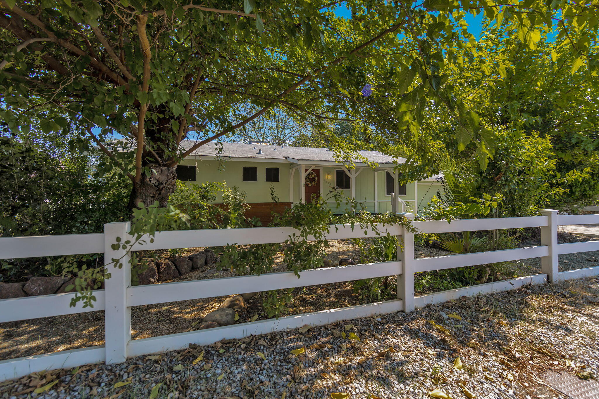 2739 Irwin Road Redding, CA 96002 - Photo 2 of 37 Complete with the white fence