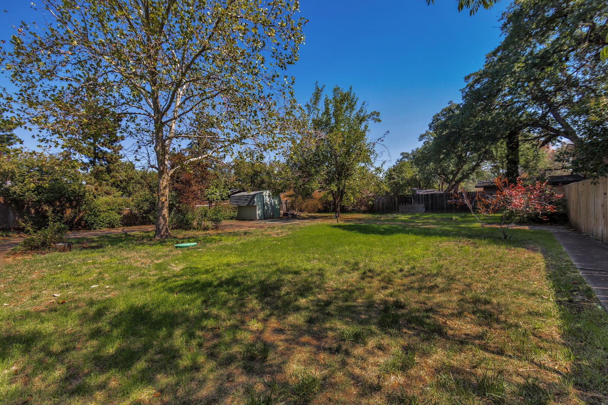 2739 Irwin Road Redding, CA 96002 - Photo 23 of 37 Backyard