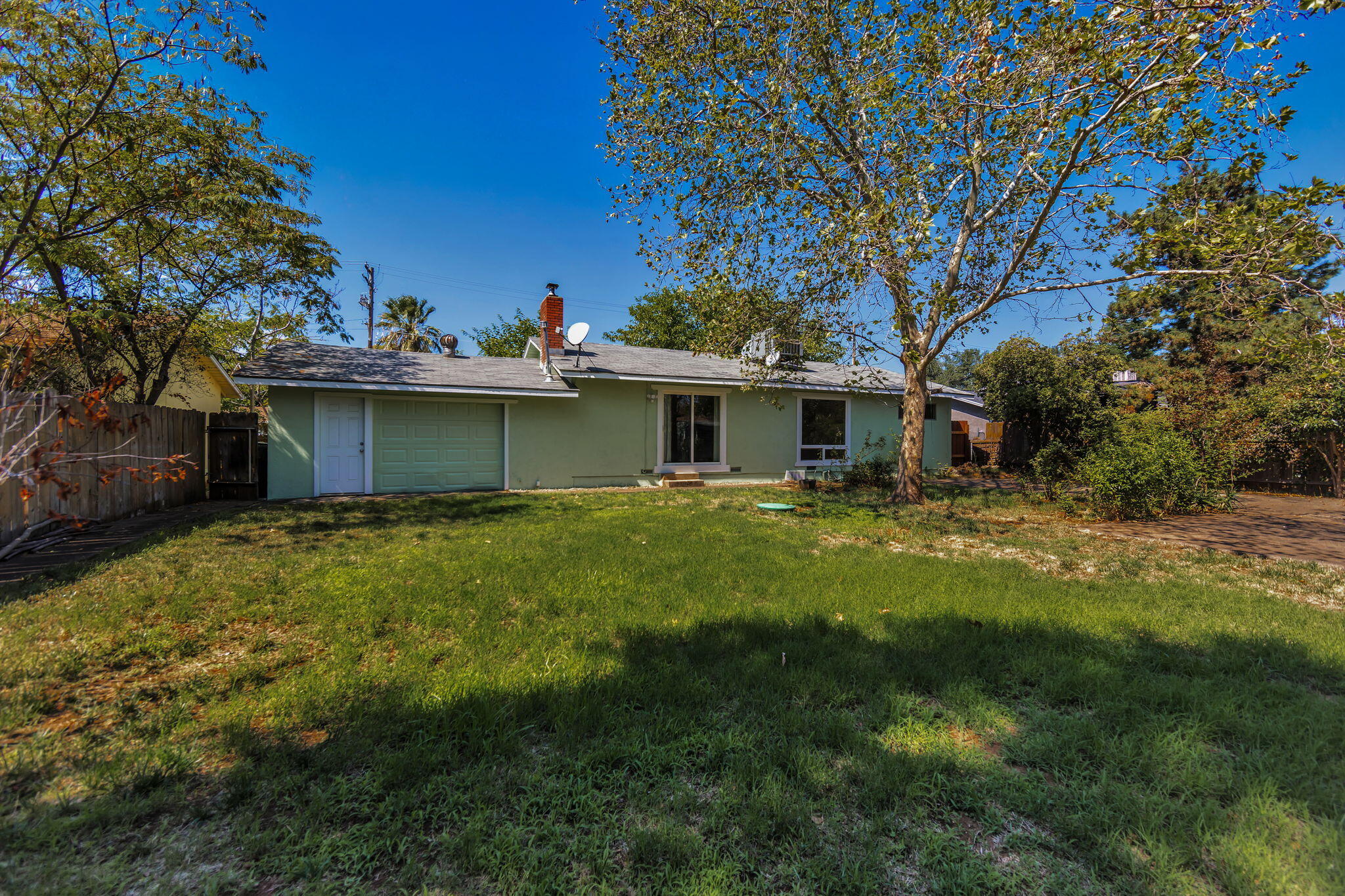 2739 Irwin Road Redding, CA 96002 - Photo 29 of 37 25-web-or-mls-HV7A1885