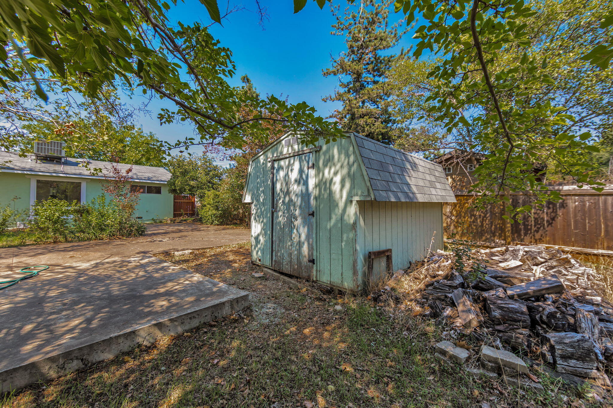 2739 Irwin Road Redding, CA 96002 - Photo 31 of 37 27-web-or-mls-HV7A1895