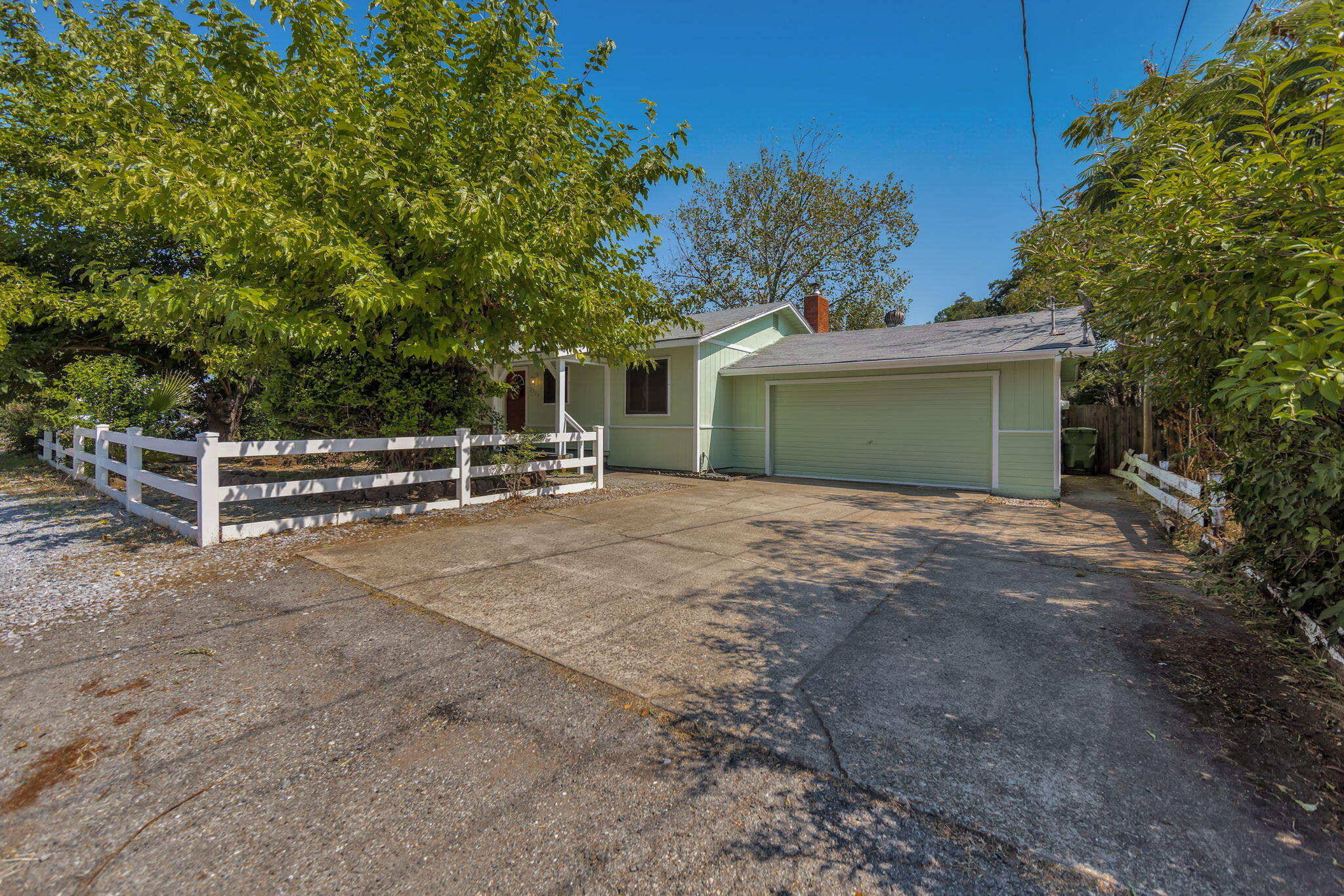 2739 Irwin Road Redding, CA 96002 - Photo 35 of 37 33-web-or-mls-HV7A1925