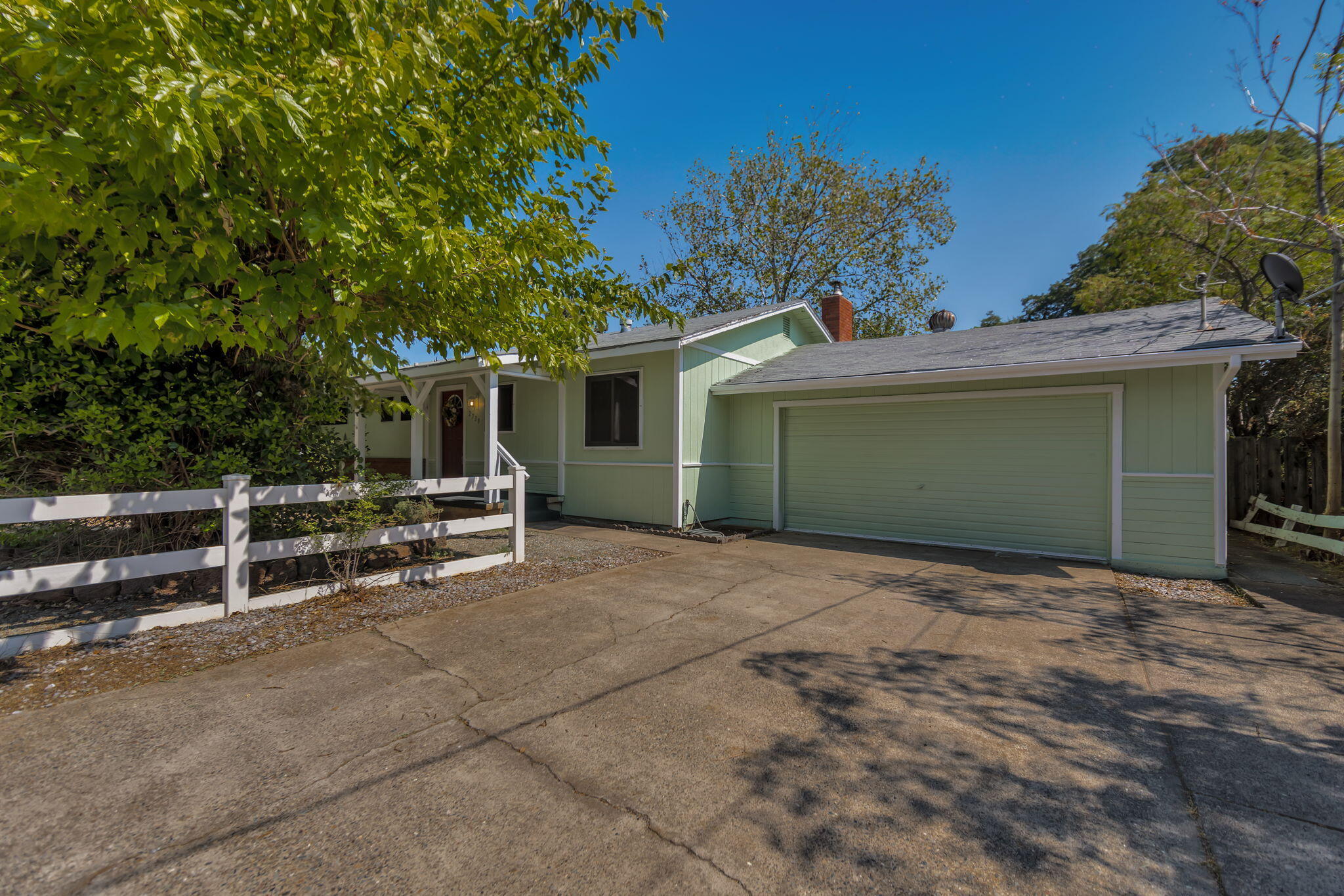 2739 Irwin Road Redding, CA 96002 - Photo 36 of 37 34-web-or-mls-HV7A1933
