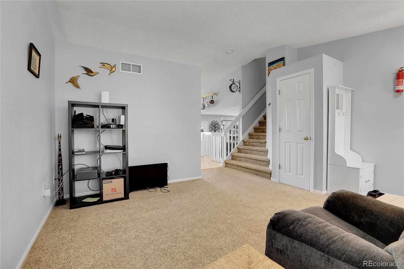 9806 South Castle Ridge Circle Highlands Ranch, CO 80129 - Photo 4 of 36