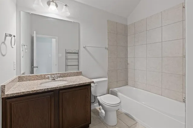 $449,999 | 466 Rockaway Drive, Midlothian, TX 76065