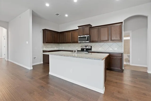 $449,999 | 466 Rockaway Drive, Midlothian, TX 76065