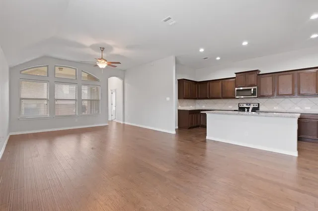 $449,999 | 466 Rockaway Drive, Midlothian, TX 76065