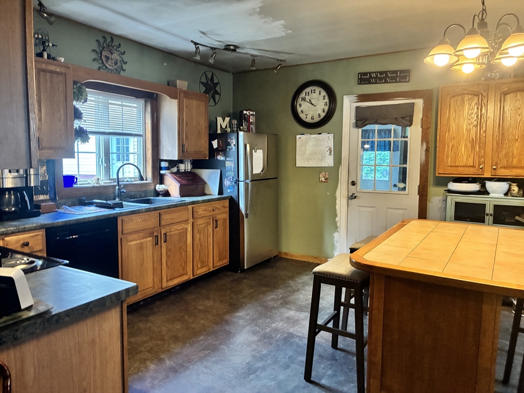 24 Bridge Street Montague, MA 01349 - Photo 5 of 24