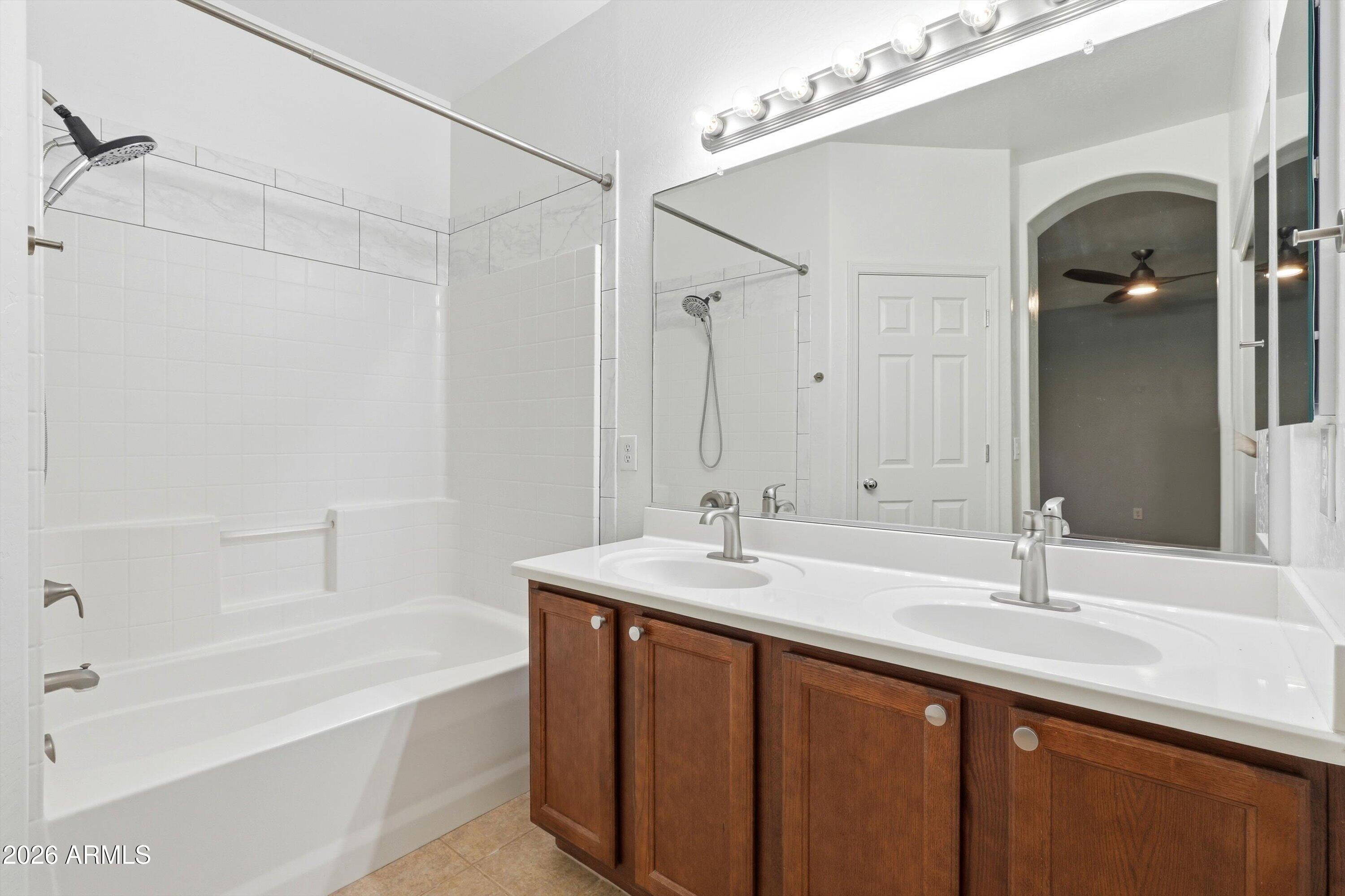 225 West Reeves Avenue Queen Creek, AZ 85140 - Photo 14 of 29 19-DSC06458