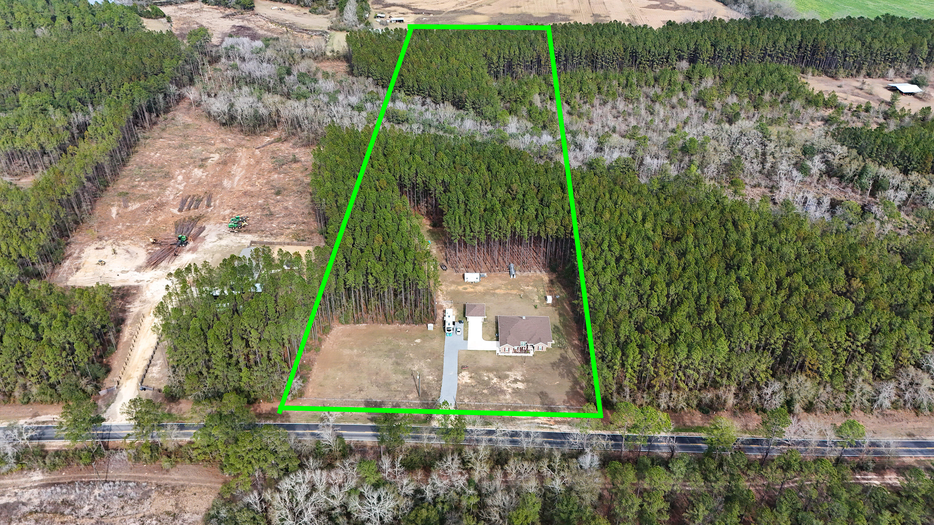 1836 Williams Road DeFuniak Springs, FL 32433 - Photo 3 of 41 a view of a garden