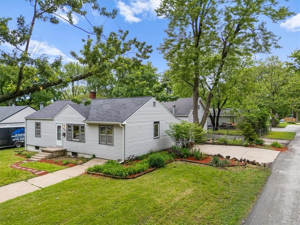 701 Southwest 16 Street Blue Springs, MO 64015 - Photo 2 of 32