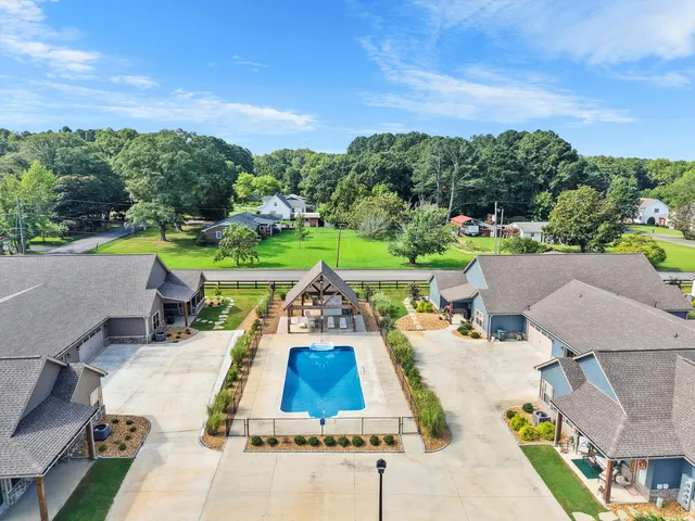 $306,000 | 8 Maddox Lane, Chatsworth, GA 30705