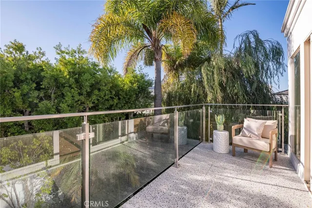 $4,680,000 | 25 Rue Grand Ducal, Newport Beach, CA 92660