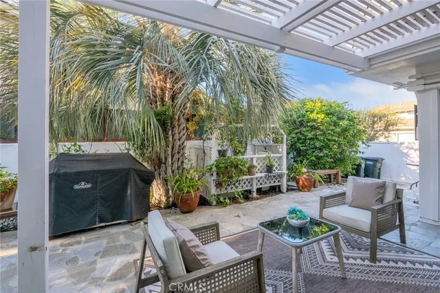 $4,680,000 | 25 Rue Grand Ducal, Newport Beach, CA 92660