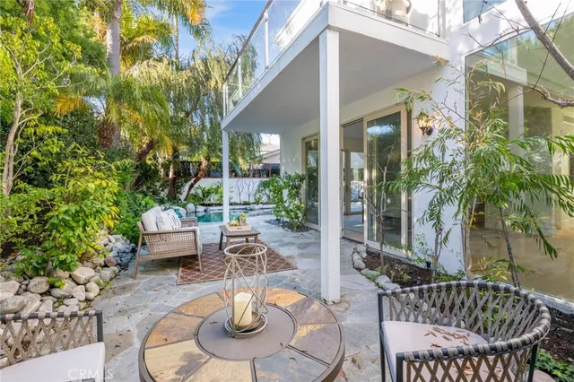 $4,680,000 | 25 Rue Grand Ducal, Newport Beach, CA 92660