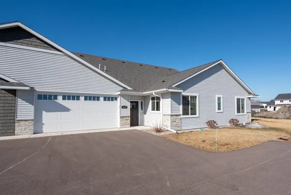 $429,900 | 3116 Bassett Drive, Mankato, MN 56001