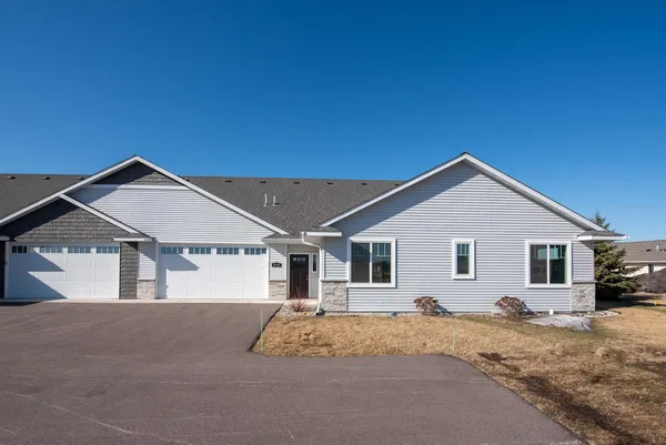 $429,900 | 3116 Bassett Drive, Mankato, MN 56001