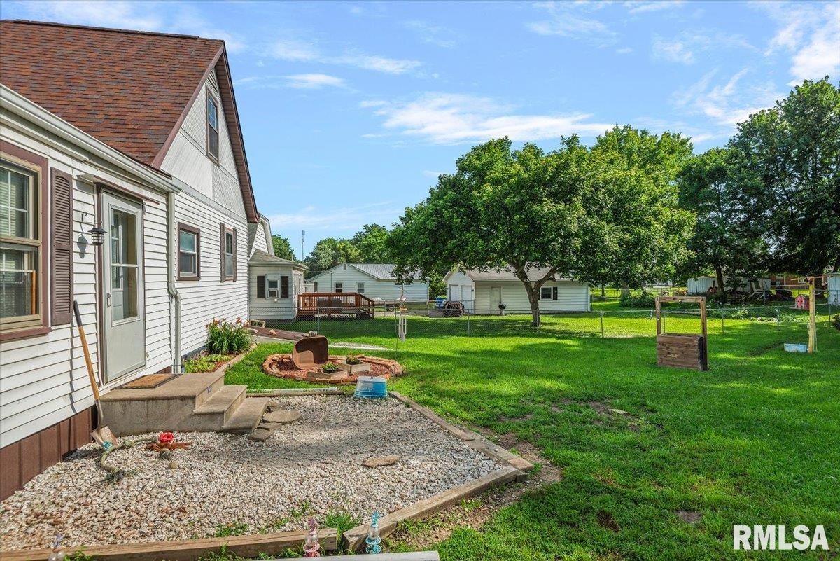 404 North Ewing Street Tallula, IL 62688 - Photo 37 of 41