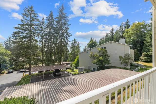 $420,000 | 9484 Redmond-Woodinville Road Northeast, Unit C205, Redmond, WA 98052