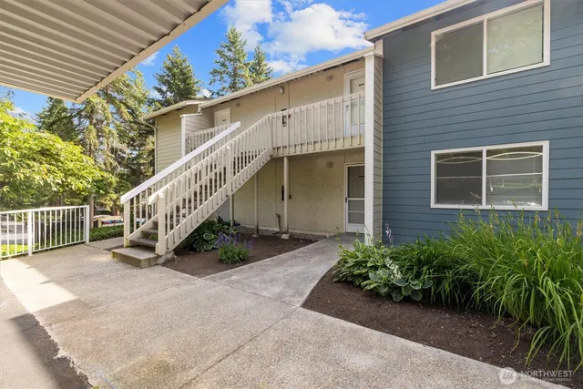$420,000 | 9484 Redmond-Woodinville Road Northeast, Unit C205, Redmond, WA 98052