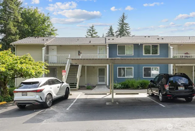 $420,000 | 9484 Redmond-Woodinville Road Northeast, Unit C205, Redmond, WA 98052