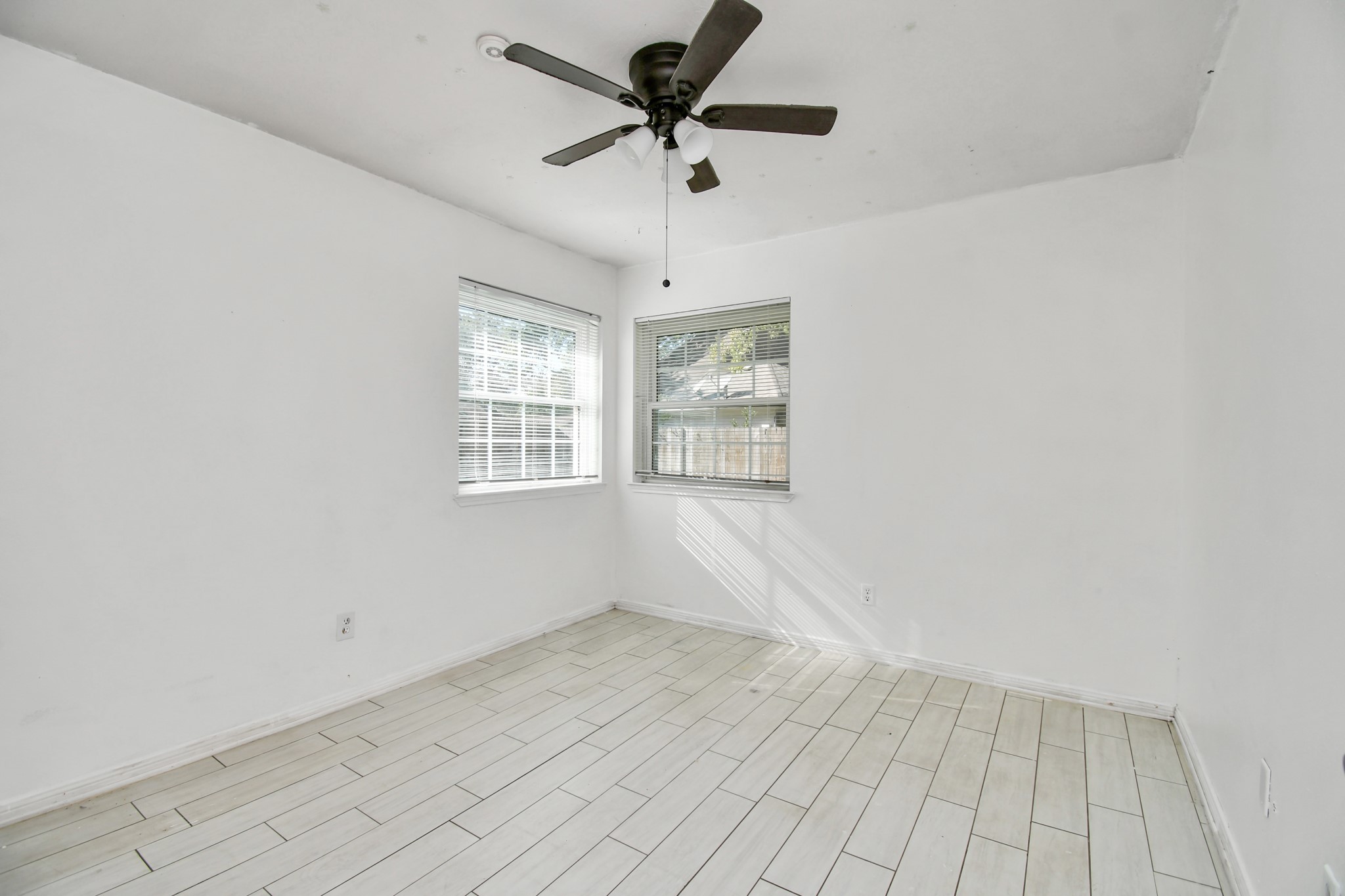 3642 Postwood Drive Spring, TX 77388 - Photo 34 of 43 a view of an empty room with a window