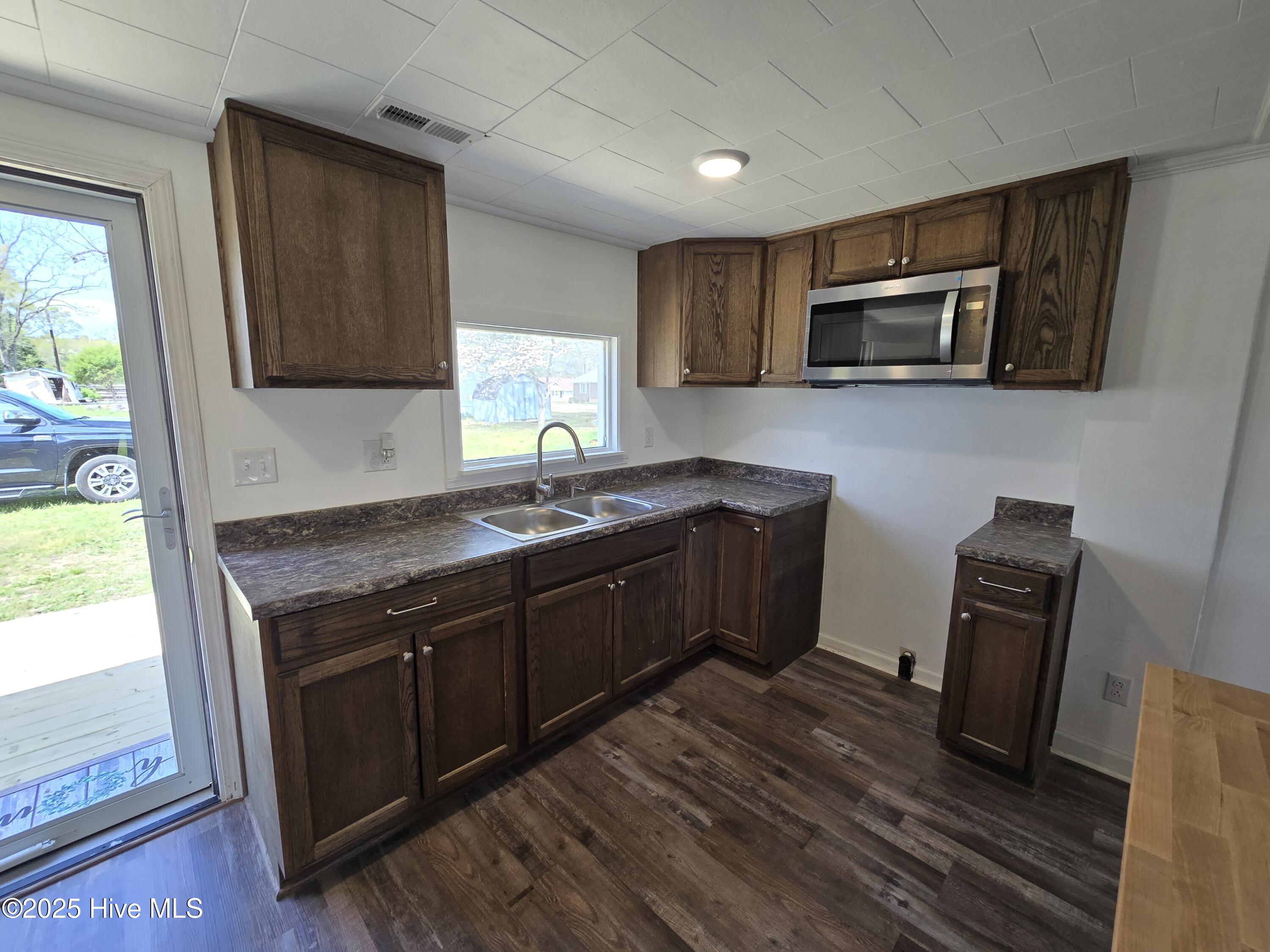 117 Flowers Street Rockingham, NC 28379 - Photo 12 of 17 Kitchen