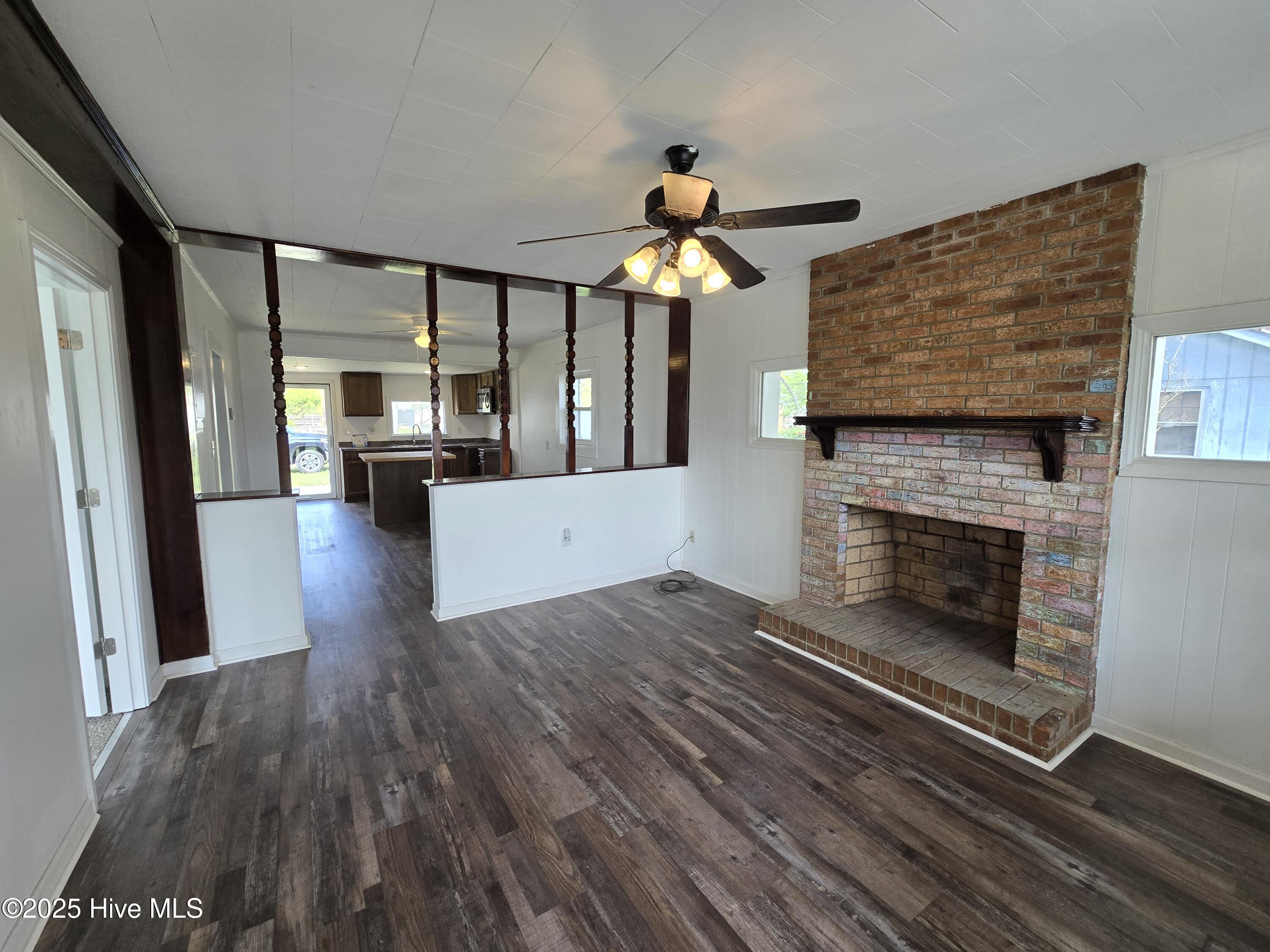 117 Flowers Street Rockingham, NC 28379 - Photo 5 of 17 Living Room