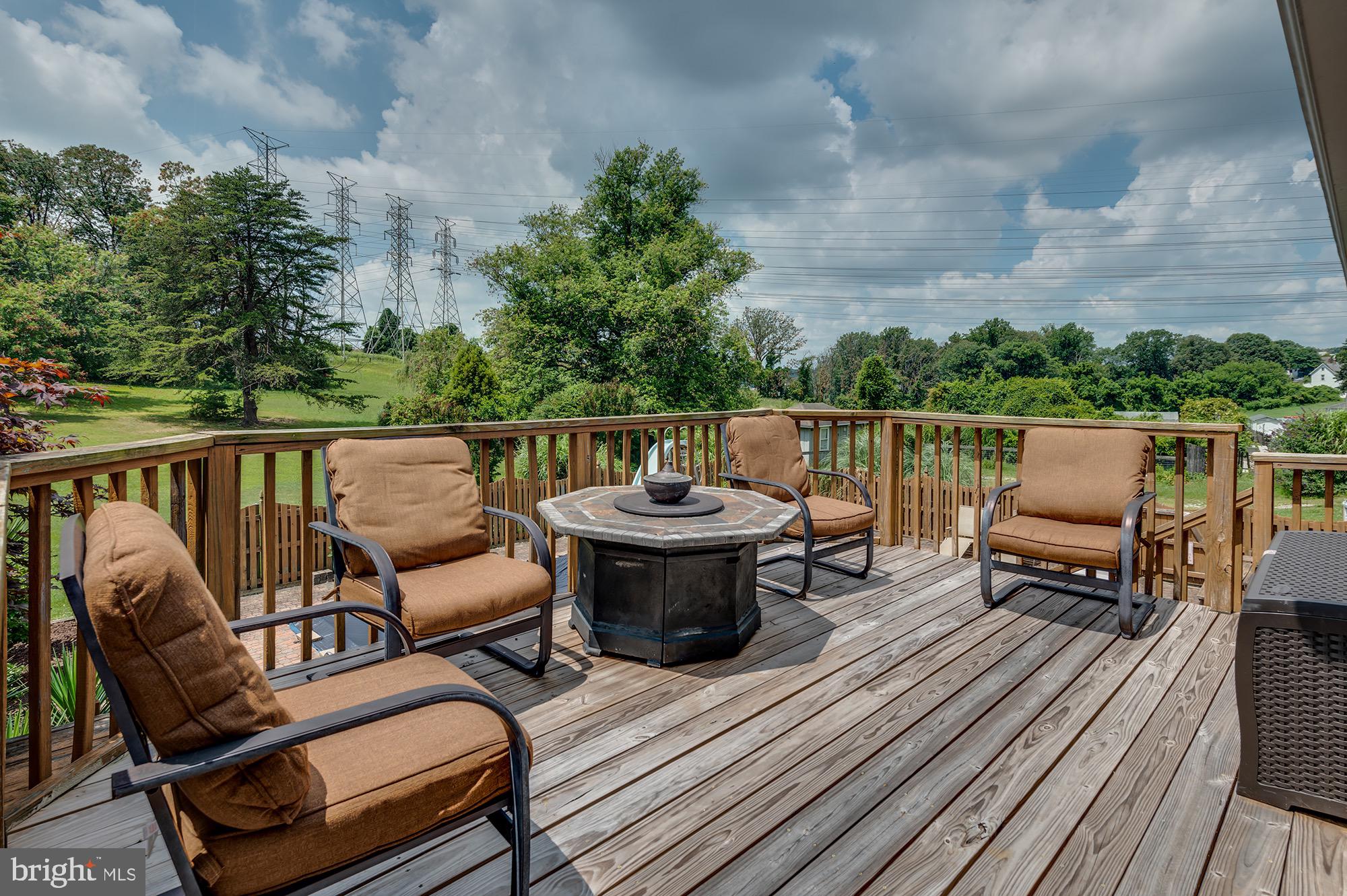 4505 Ridge Road Baltimore, MD 21236 - Photo 12 of 38 Deck