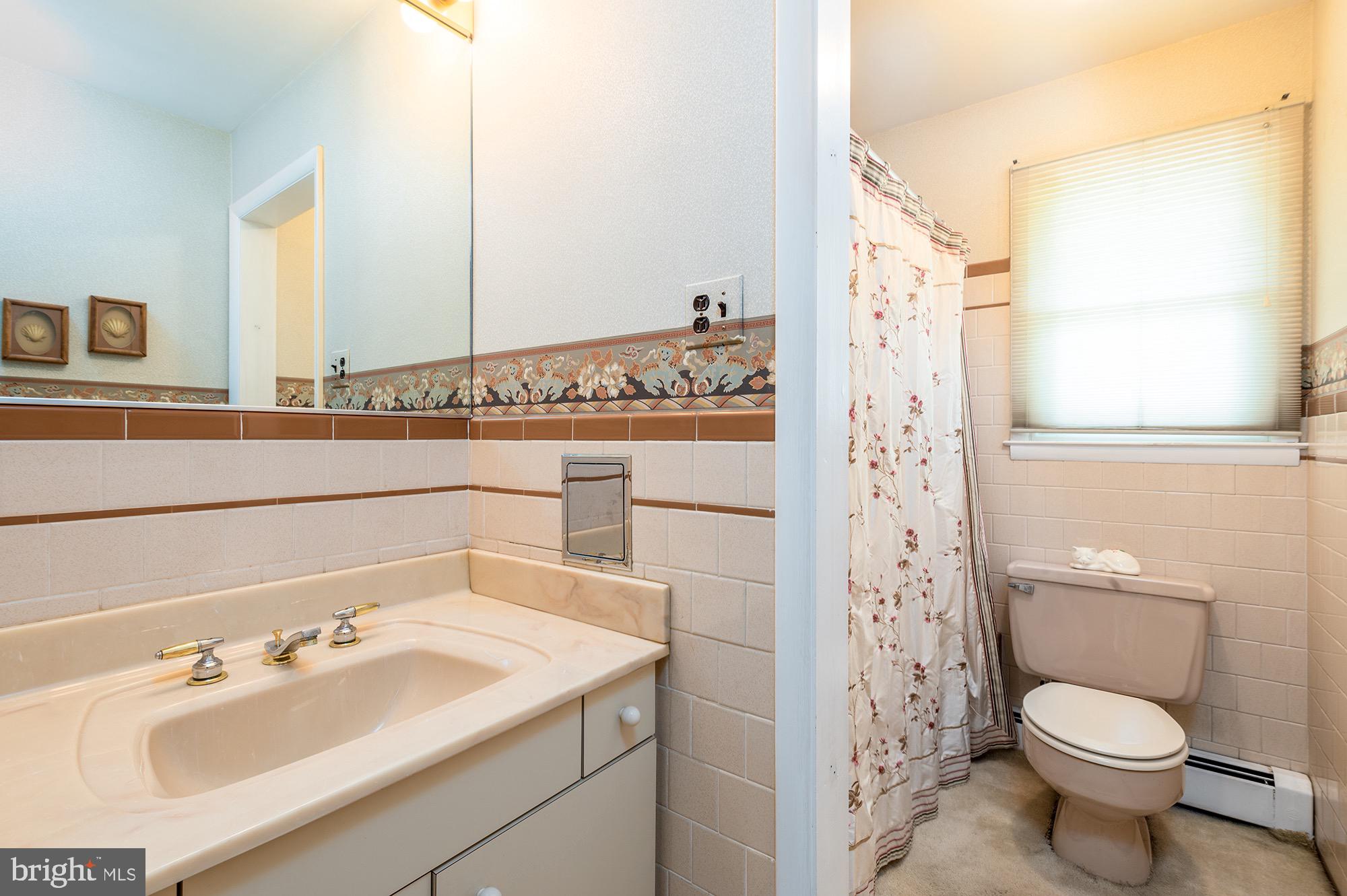 4505 Ridge Road Baltimore, MD 21236 - Photo 18 of 38 Hall Bath