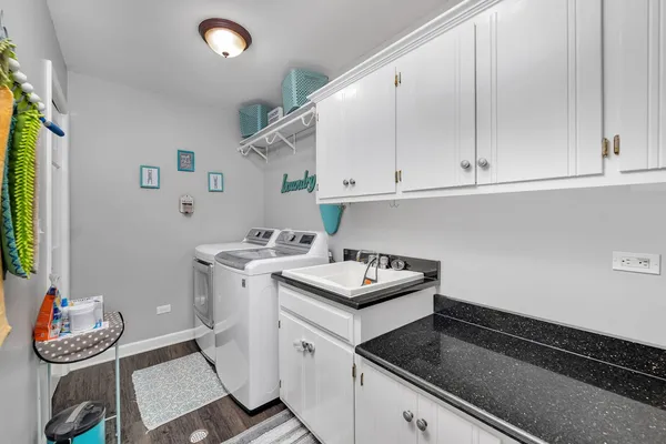 $540,000 | 208 Santos Avenue, Minooka, IL 60447