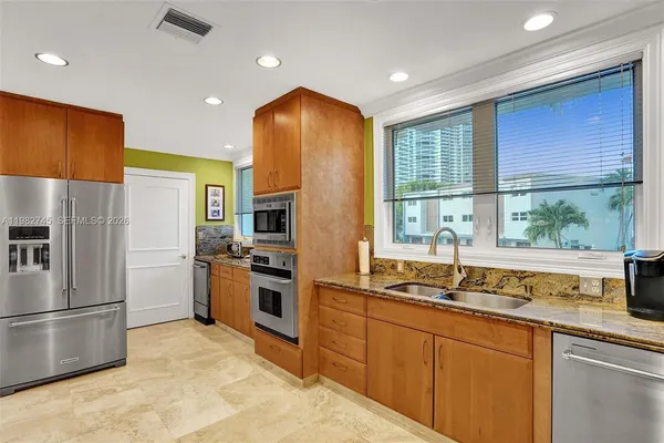 $10,500 | 3942 Northeast 171 Street, Unit 4A, North Miami Beach, FL 33160