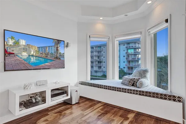 $10,500 | 3942 Northeast 171 Street, Unit 4A, North Miami Beach, FL 33160