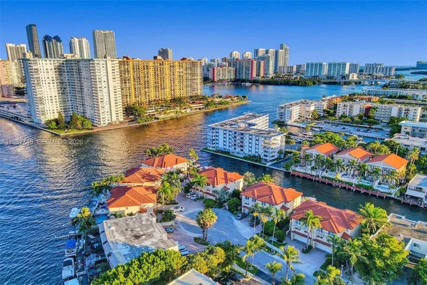 $10,500 | 3942 Northeast 171 Street, Unit 4A, North Miami Beach, FL 33160