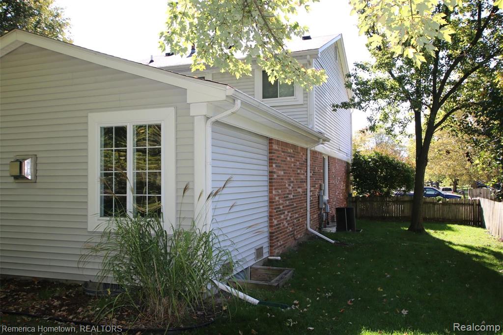 43090 Keystone Canton, MI 48187 - Photo 22 of 23 Gallery Image 22