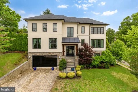 $2,750,000 | 3701-38 38th Street North, Arlington, VA 22207