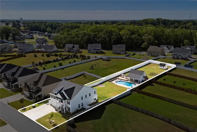 $645,000 | 325 Valley Oak Drive, Belton, SC 29627