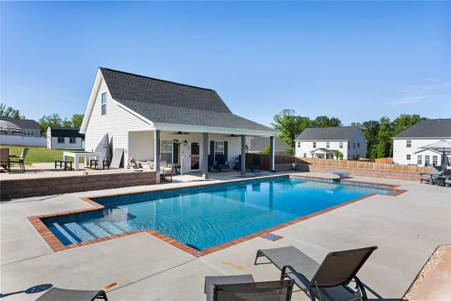 $645,000 | 325 Valley Oak Drive, Belton, SC 29627