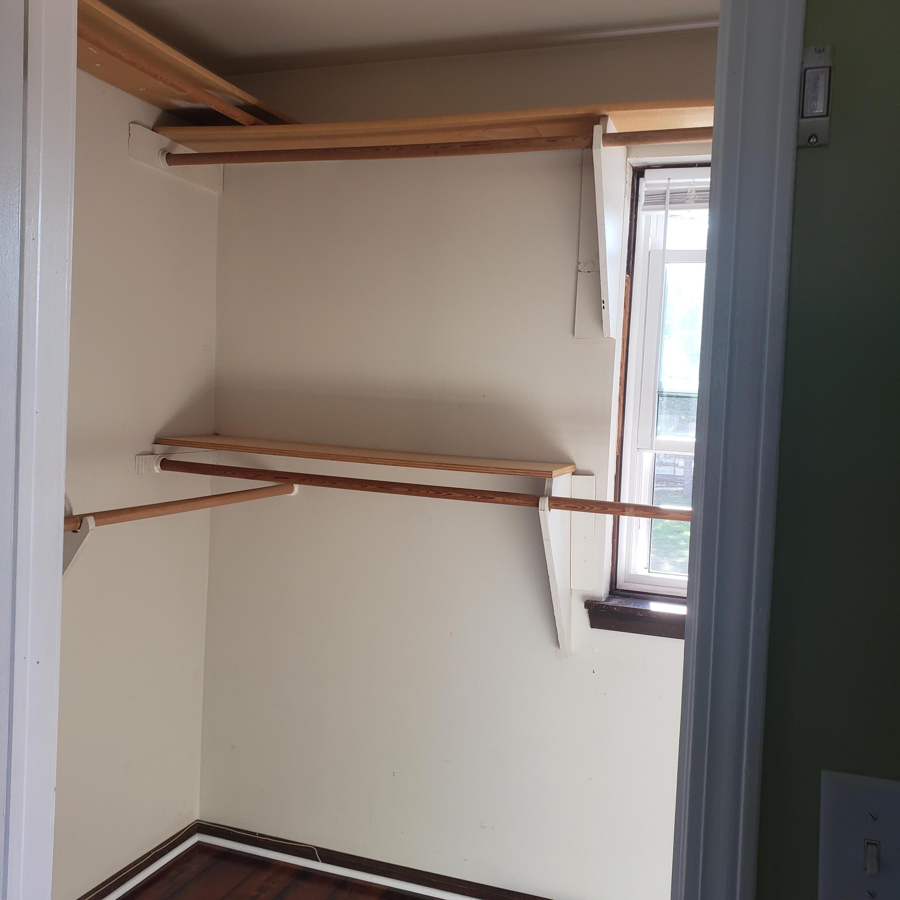 5315 Lethbridge Road Grand Blanc, MI 48439 - Photo 19 of 40 Primary Closet