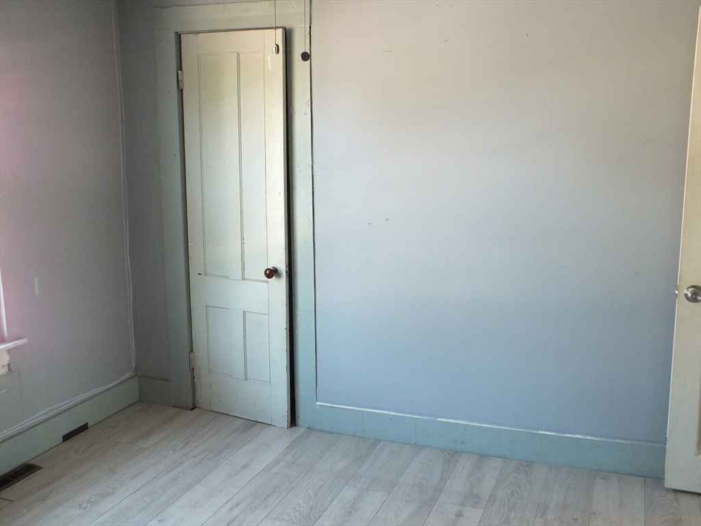 241 Tyler Street Springfield, MA 01109 - Photo 16 of 23