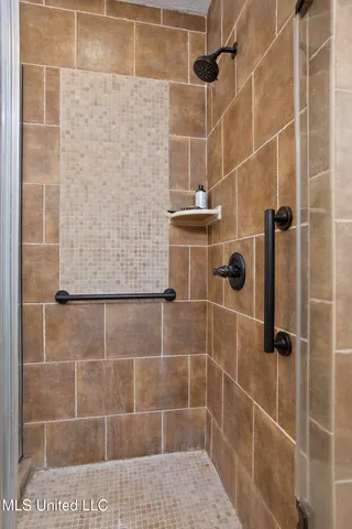 $380,000 | 323 Woodlands Drive, Brandon, MS 39047