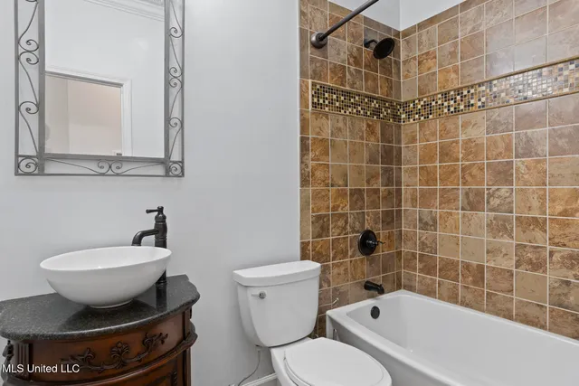 $380,000 | 323 Woodlands Drive, Brandon, MS 39047