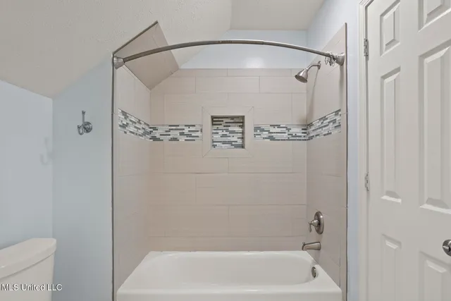 $380,000 | 323 Woodlands Drive, Brandon, MS 39047